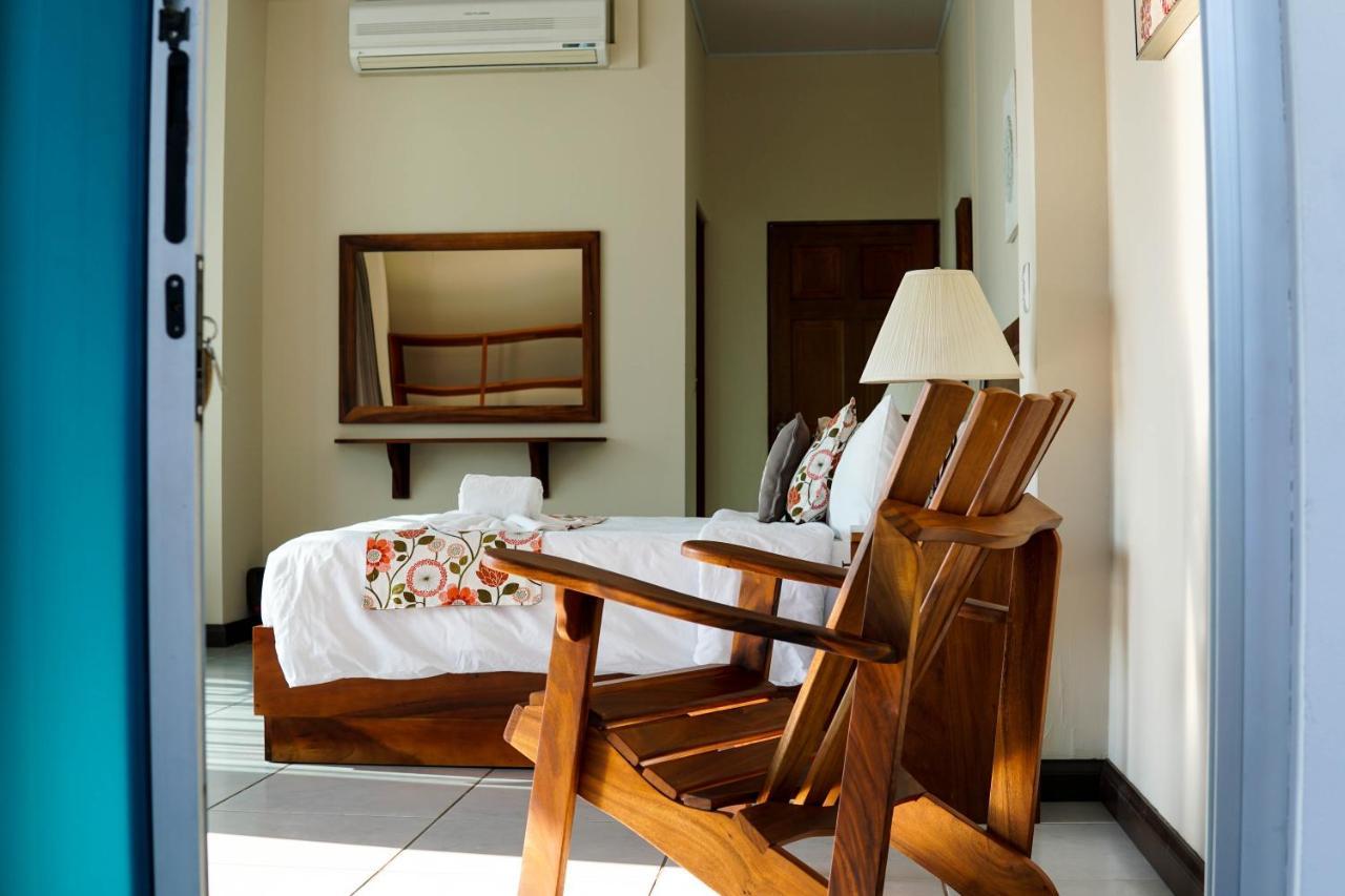 Hôtel Puerta Del Cielo Quepos Extérieur photo
