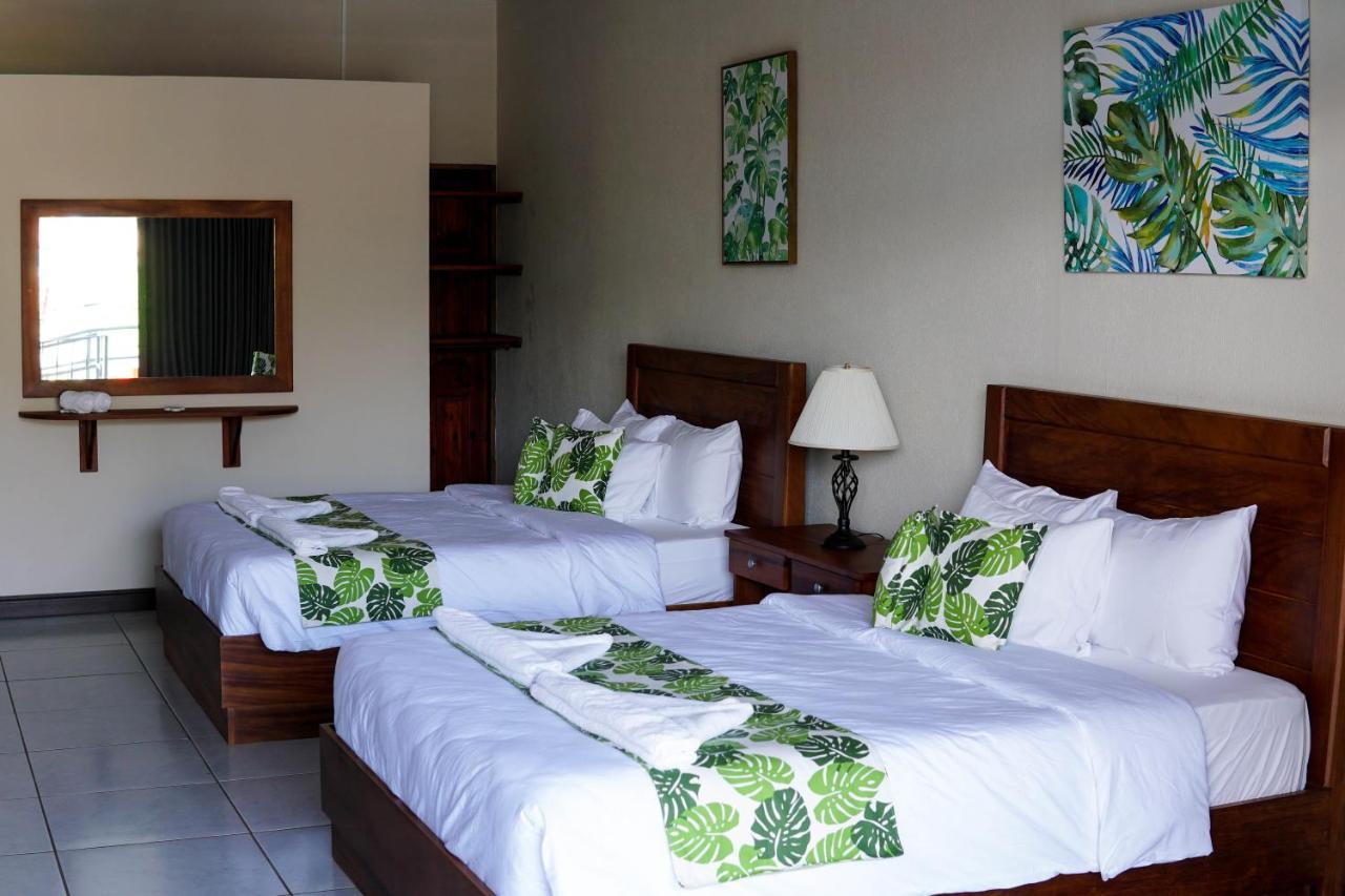 Hôtel Puerta Del Cielo Quepos Extérieur photo