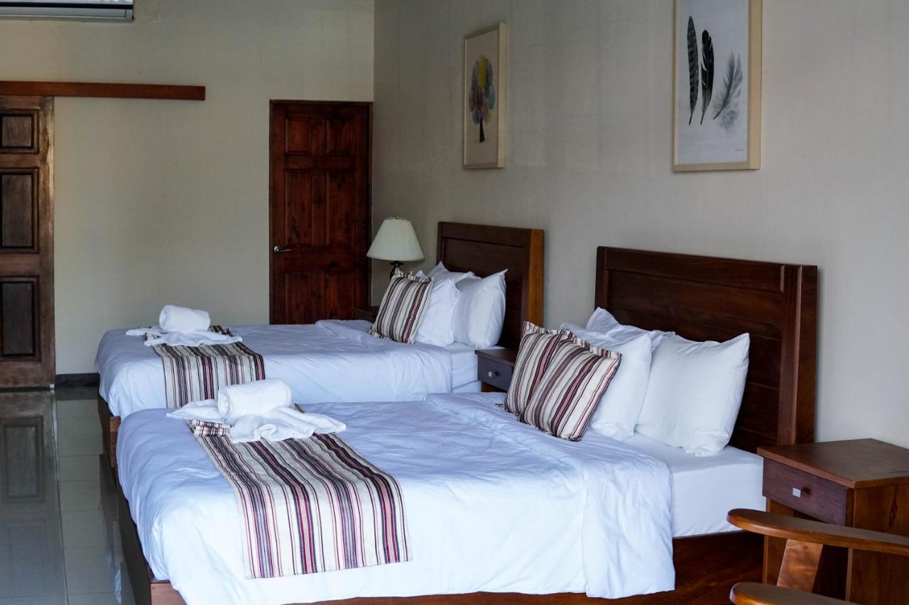 Hôtel Puerta Del Cielo Quepos Extérieur photo