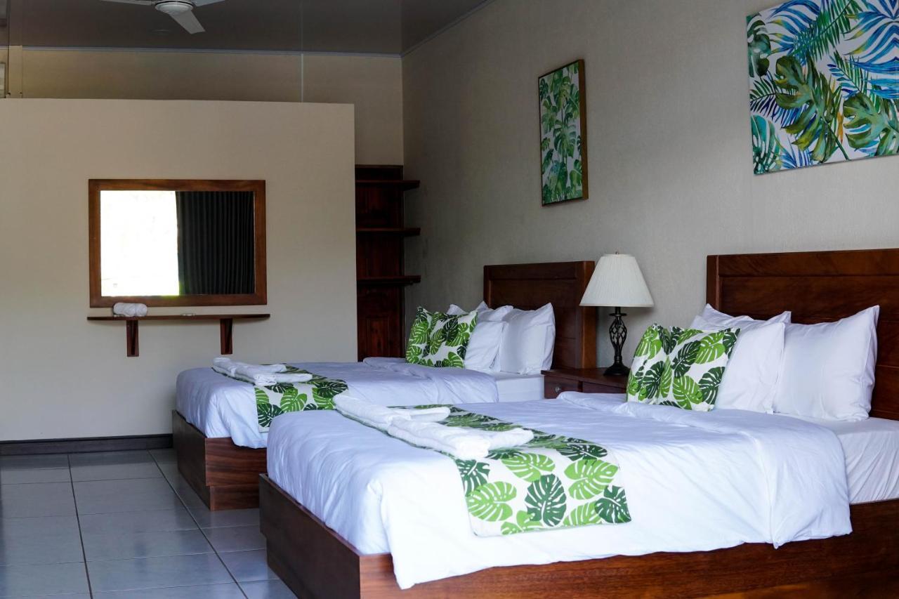 Hôtel Puerta Del Cielo Quepos Extérieur photo