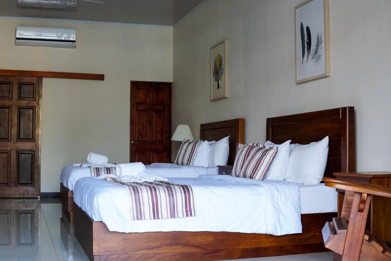 Hôtel Puerta Del Cielo Quepos Extérieur photo