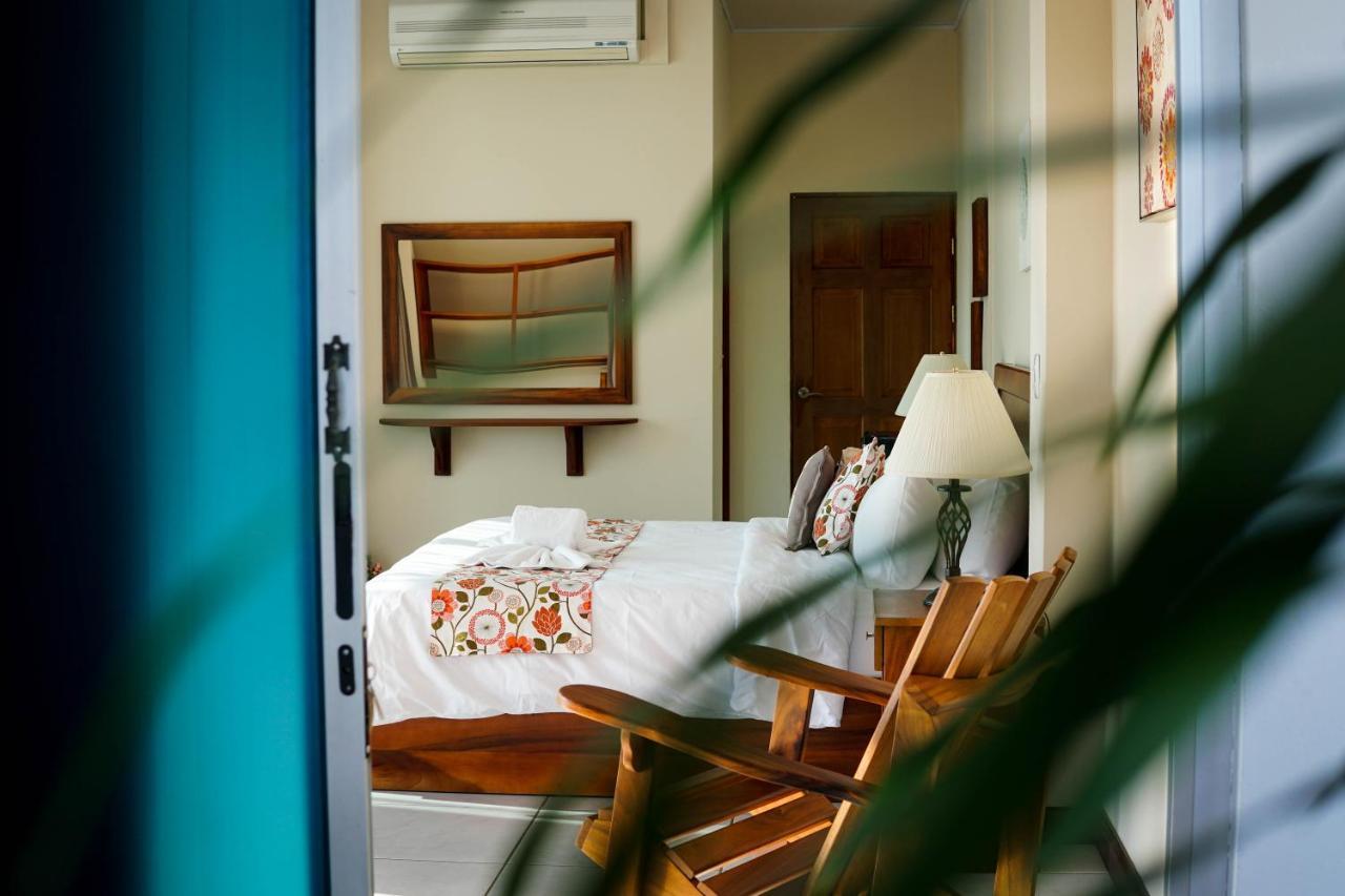 Hôtel Puerta Del Cielo Quepos Extérieur photo