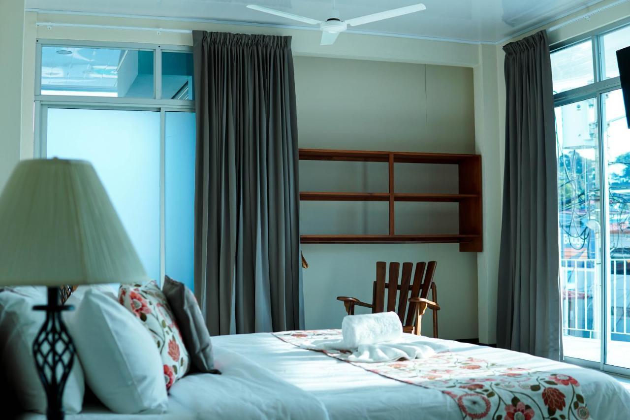 Hôtel Puerta Del Cielo Quepos Extérieur photo