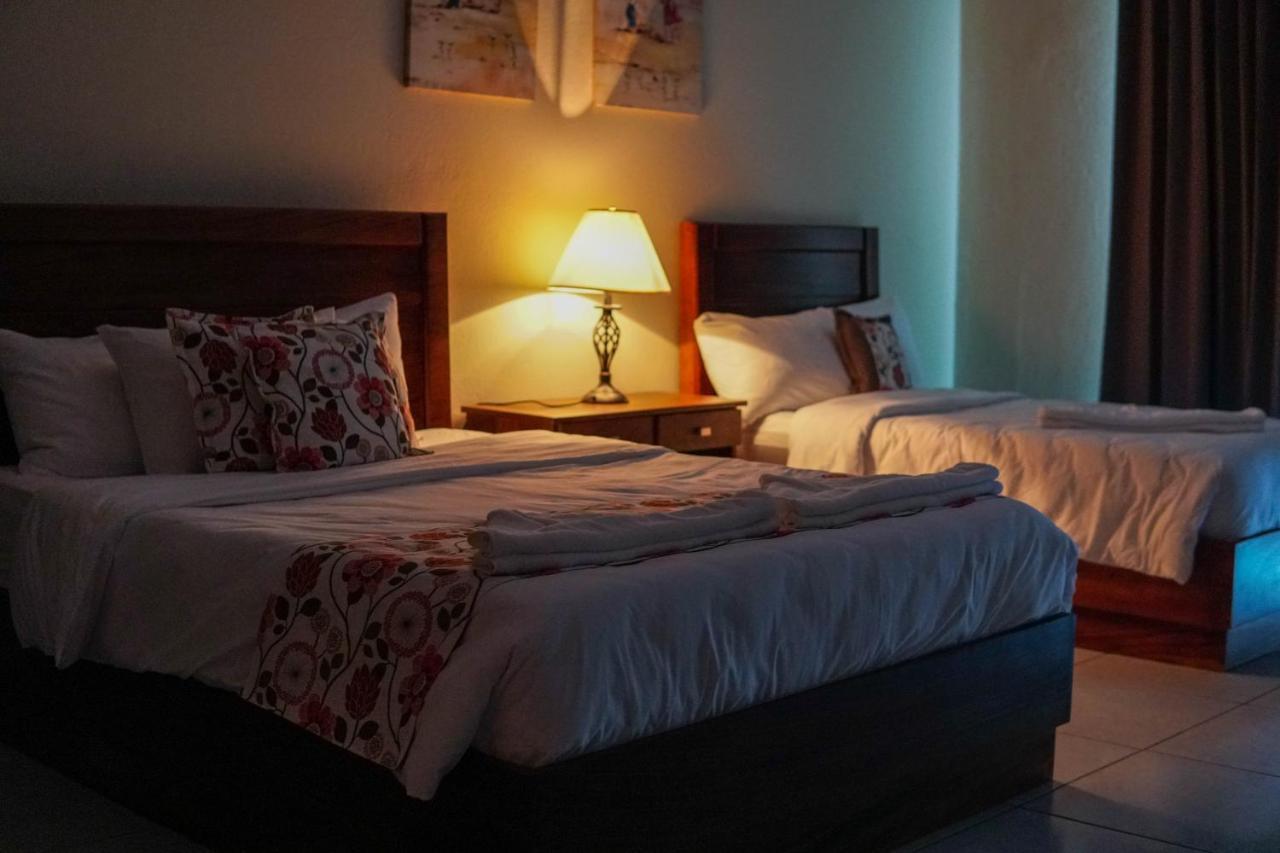 Hôtel Puerta Del Cielo Quepos Extérieur photo