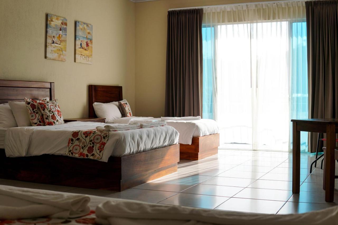 Hôtel Puerta Del Cielo Quepos Extérieur photo