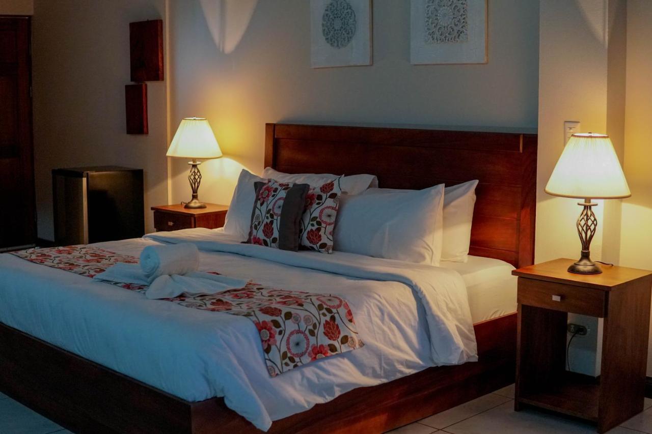 Hôtel Puerta Del Cielo Quepos Extérieur photo