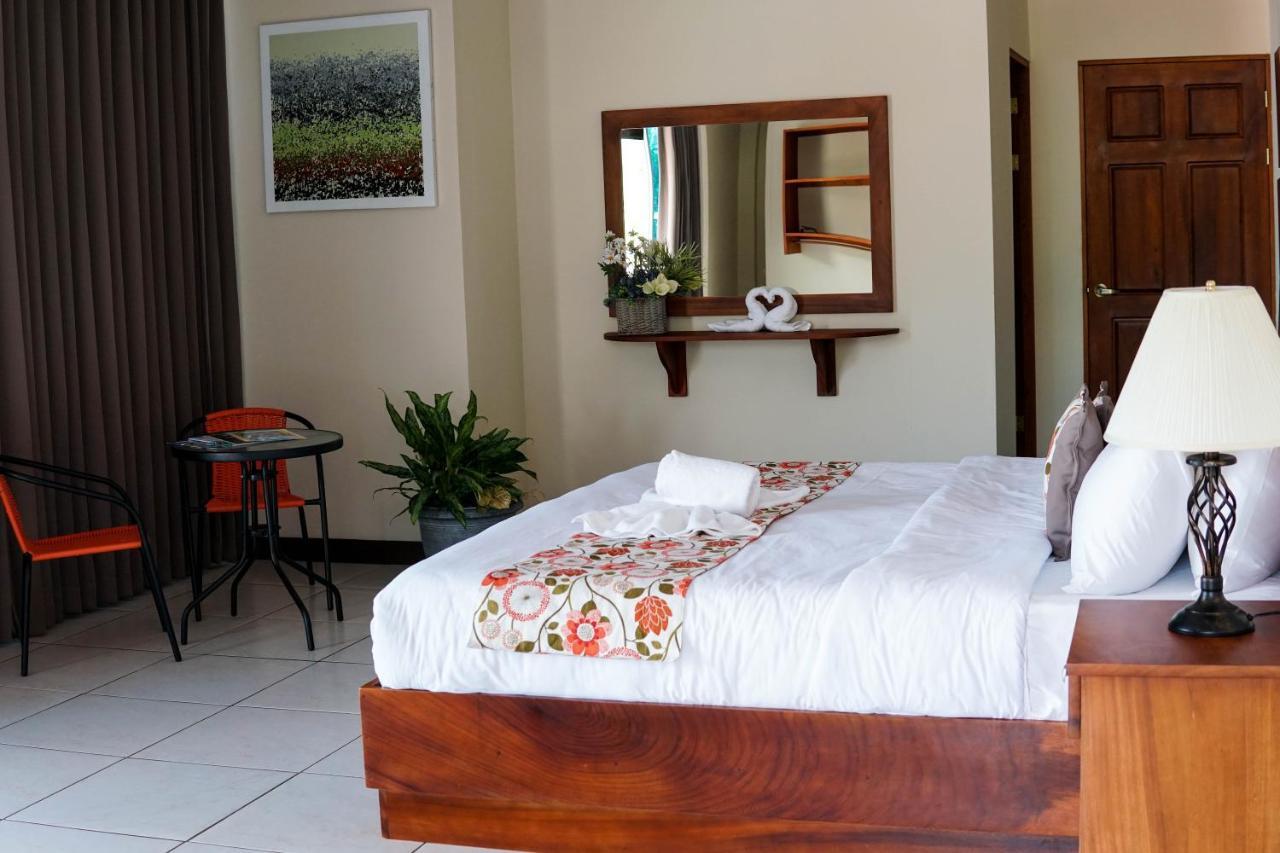 Hôtel Puerta Del Cielo Quepos Extérieur photo
